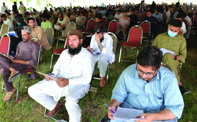 آج کنٹرولر جنرل آف اکاؤنٹس کے تحت پورے ملک میں کئی پوسٹوں پر بھرتی کیلئے ٹسٹ منعقد