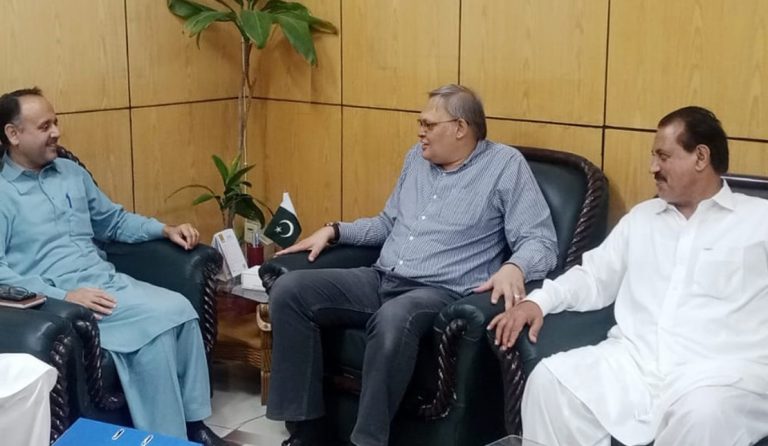 خیبر پختونخوا کے نگران وزیر کیساتھ جرمن ترقیاتی ادارے جی آئی زی کے پروگرام کمپوننٹ منیجرسے ملاقات
