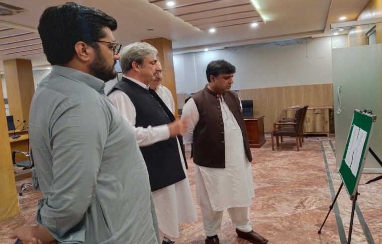 چیف سیکرٹری کا ضمنی بلدیاتی انتخابات کے لیے محکمہ داخلہ میں قائم کنٹرول روم کا دورہ