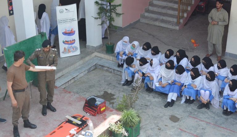 ضلع سوات میں سکول طالبات کے لئے ایمرجنسی سے متعلق تربیتی پروگرام اختتام پزیر