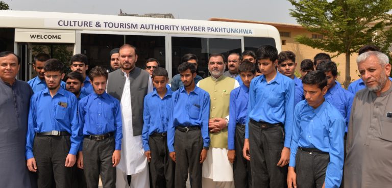 خصوصی طلباء کو پشاور سے نتھیاگلی 4 دن کے سفر پر بھیجا جا رہا ہے۔بیرسٹرفیروز جمال شاہ کاکاخیل