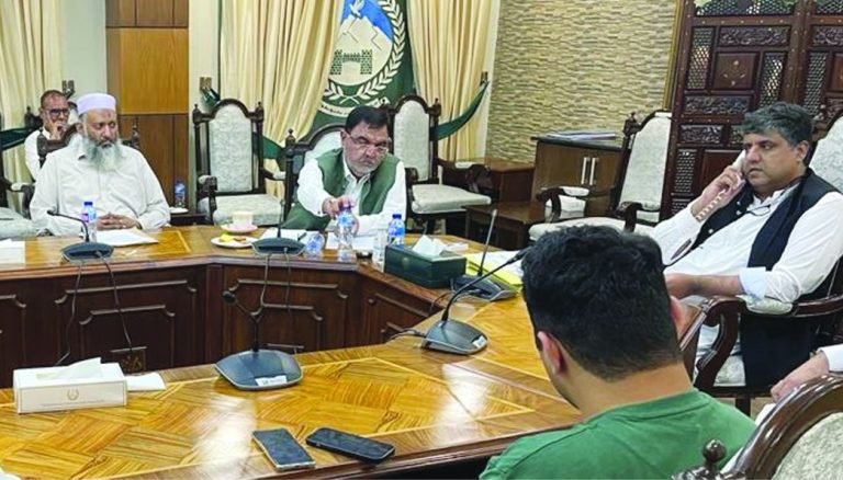چیف سیکرٹری خیبر پختونخوا کی جانب سے کھلی کچہری کا انعقاد، نگران وزیر اطلاعات کی خصوصی شرکت