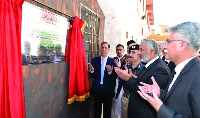 بار کونسل اور وکلاء برداری کے مسائل کو ترجیحی بنیادوں پر حل کریں گے۔نگرا ن صو بائی وزیر قانون