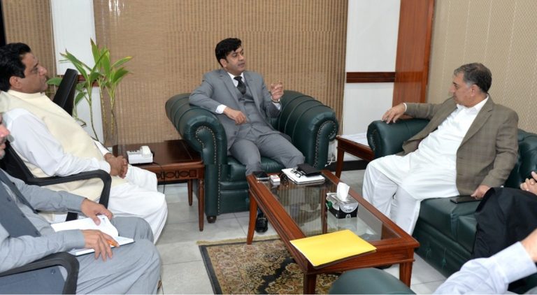 صوبائی حکومت نوجوانوں کو روزگار کے لئے آسان شرائط پر قرضے فراہم کرے گی۔ وزیر امور نوجوانان