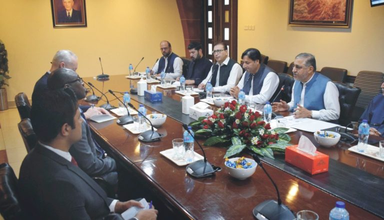 امریکی قونصل جنرل کا پیڈوہاؤس کا دورہ،توانائی منصوبوں پراظہاراطمینان