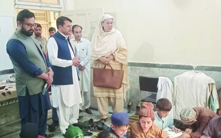 خیبر پختونخوا کے نگران وزیر سوشل ویلفیئر، ریلیف اور جیل خانہ جات نے چارسدہ میں اہم دورہ۔