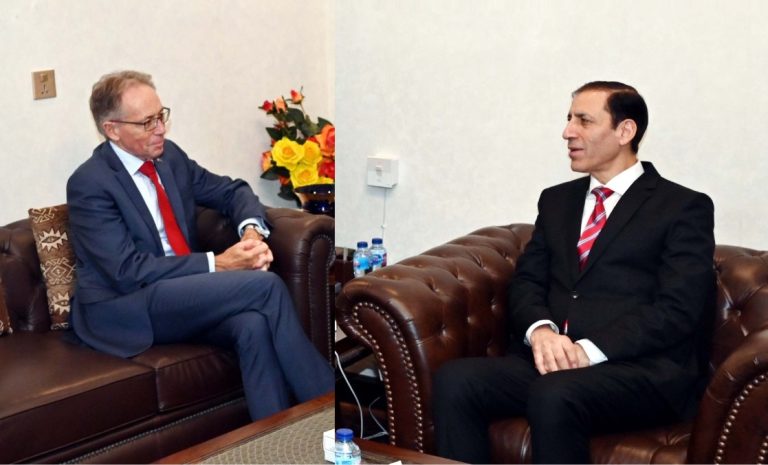 نگران وزیر اعلیٰ خیبر پختونخوا نے آسٹریلین ہائی کمشنر کی قیادت میں وفد کی پاکستان میں ملاقات