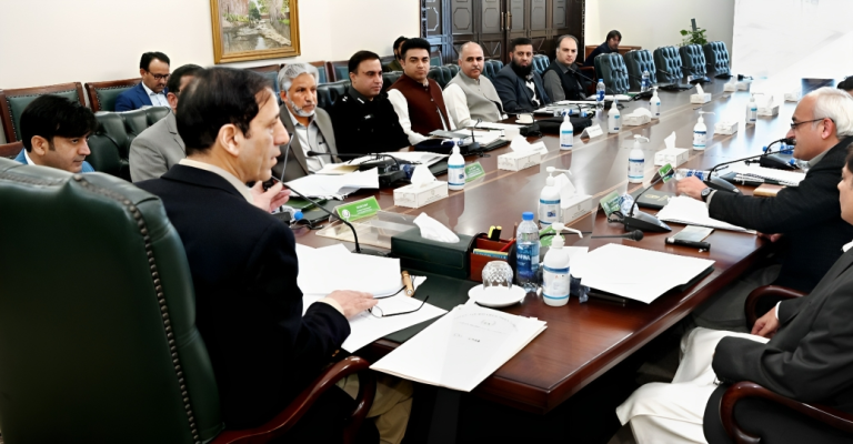 نگران وزیر اعلیٰ خیبر پختونخوا نے نیب کو ترقیاتی منصوبوں میں شامل کرنے کا فیصلہ کیا۔