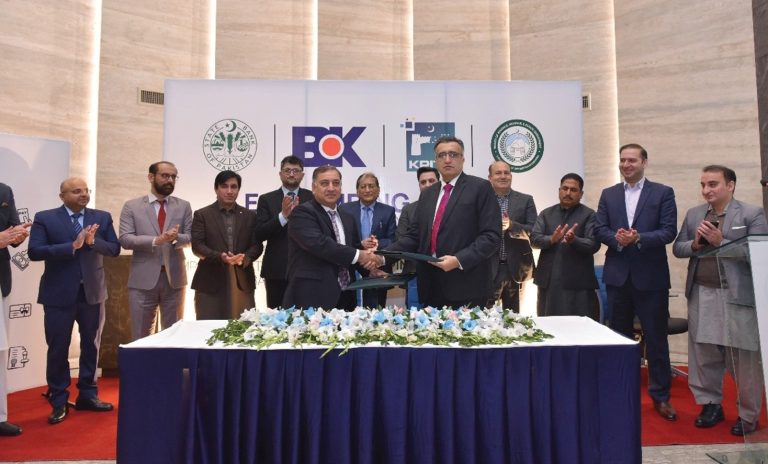 ای سٹیمپنگ کے اجراسے صوبے میں جعلی سٹامپ پیپرز کا سدباب ممکن ہوسکے گا،نگران صوبائی وزیر خزانہ