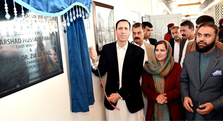 خیبر میڈیکل یونیورسٹی کے ہزارہ ریجن کے کیمپس کا افتتاح: میڈیکل تعلیمی سرگرمیوں کا آغاز۔