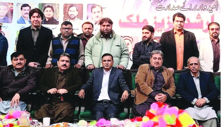 خیبر پختونخوا کے سیکرٹری اطلاعات اور ڈائریکٹر جنرل اطلاعات و تعلقات عامہ کا پشاور پریس کلب کا دورہ