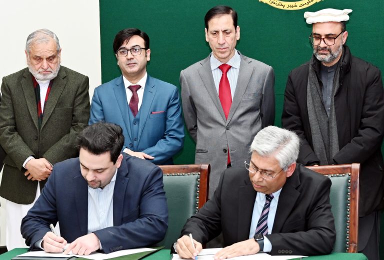 نگران وزیر اعلیٰ نے نوجوانوں کے لئے فنی و پیشہ ورانہ تربیت اور روزگار فراہم کرنے والے پروگرام کا آغاز کیا۔