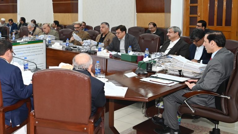 خیبرپختونخوا کی نگراں کابینہ کا اجلاس میں معاشرتی بہبود، تعلیمی امور، اور مالی معاملات پر فیصلے