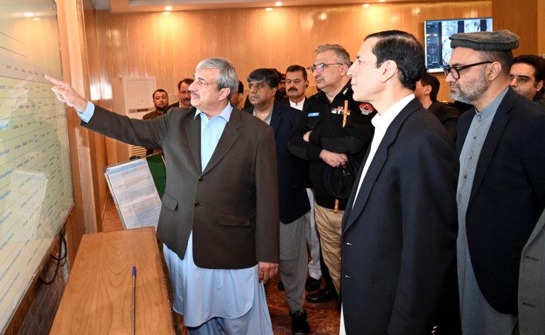 نگران وزیراعلیٰ خیبر پختونخوا جسٹس (ر) سید ارشد حسین شاہ کی سرگرمیوں کی مانیٹرنگ کا دورہ