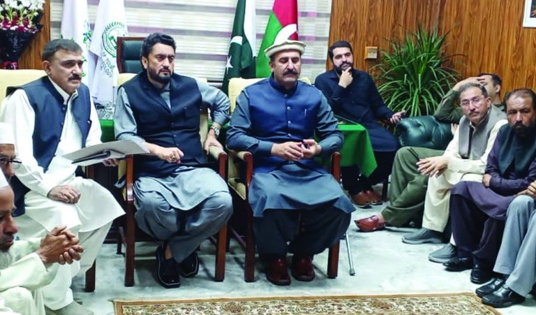 پشاور: وزیر پبلک ہیلتھ انجینئرنگ پختونیار خان ملاقات اہم شخصیت سے ملاقات