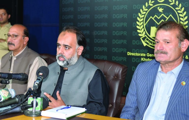 وزیر صحت کا خیبرپختونخوا میں صحت کارڈ پلس کے تحت مفت علاج کی سہولتوں کی بحالی کا اعلان