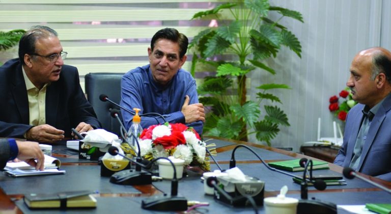 خیبر پختونخوا کے وزیر ریونیو اینڈ اسٹیٹ اور سئینر ممبر بورڈ آف ریونیو کی زیر صدارت بورڈ آف ریونیو کا تعارفی اجلاس