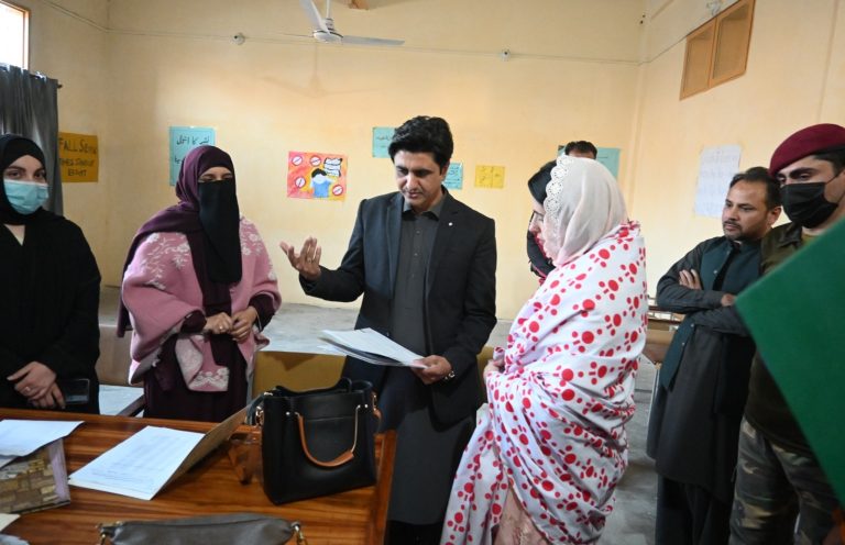 وزیراعلیٰ خیبرپختونخوا کی مشیر برائے عشر و زکوٰۃ، سماجی بہبود اور ترقی خواتین مشال یوسفزئی کا دورہ۔