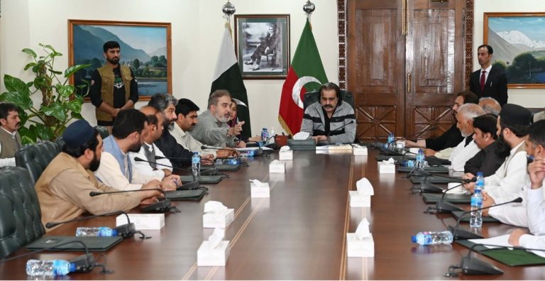 وزیر اعلیٰ کی رہنمائی میں پشاور کے عوامی مسائل پر ملاقات، عوامی خدمات اور شہری ترقی کیلئے اقدامات پر تبادلہ خیال