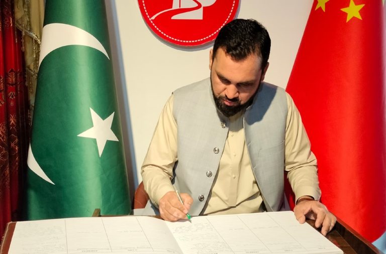 وزیر برائے اعلیٰ تعلیم کا اظہار: چینی یونیورسٹیوں کی طلباء و طالبات کے لئے سکالرشپس کا اجراء مستحسن ہے۔