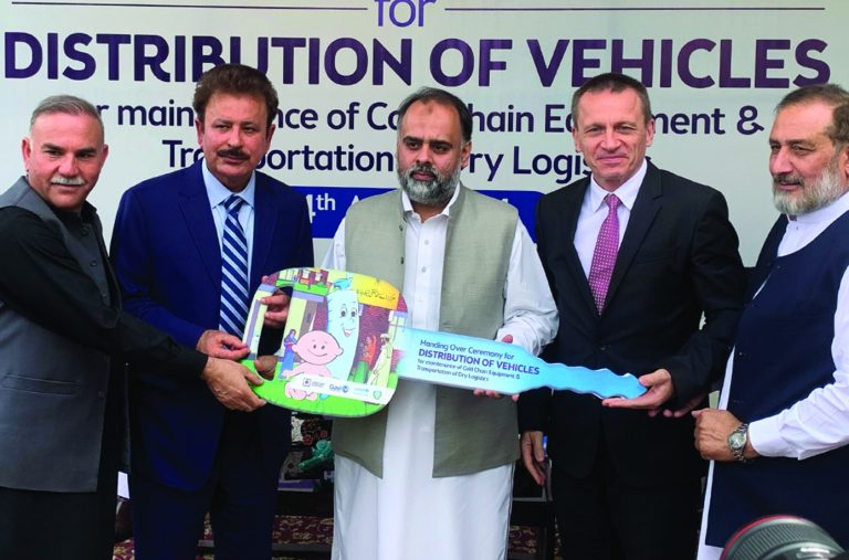 بل اینڈ ملنڈا گیٹس فاونڈیشن کے ڈپٹی ڈائریکٹر پولیو برائے افغانستان اینڈ پاکستان مائیکل گالوے کی وزیر صحت سید قاسم علی شاہ سے ان کے دفتر میں ملاقات