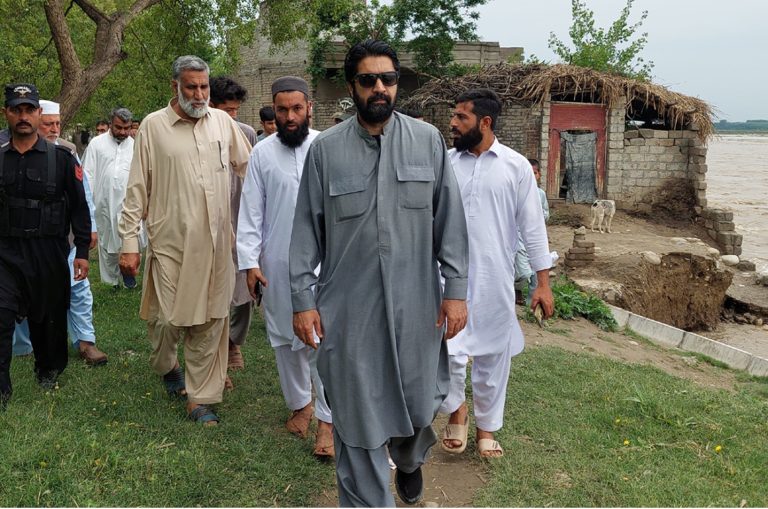 صوبائی وزیر محنت فضل شکور خان کا دریائے خیالی کے پانی میں اضافہ کے بعد مختلف علاقوں کا دورہ