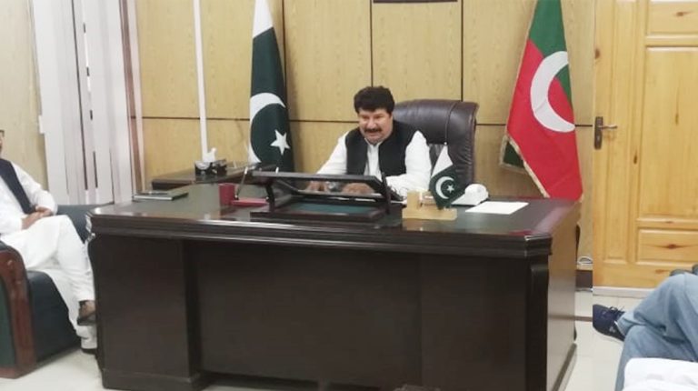 معاون خصوصی برائے بہبود آبادی ملک لیاقت علی خان کی وزیر صحت سید قاسم علی شاہ سے ملاقات