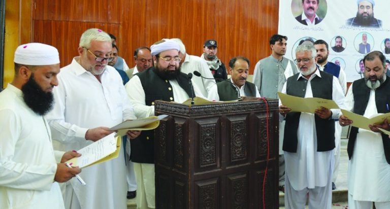 صوبائی حکومت ملازمین کی فلاح و بہبود کے لیے متعدد آپشنز پر غور کر رہی ہے، وزیر اوقاف خیبر پختونخوا