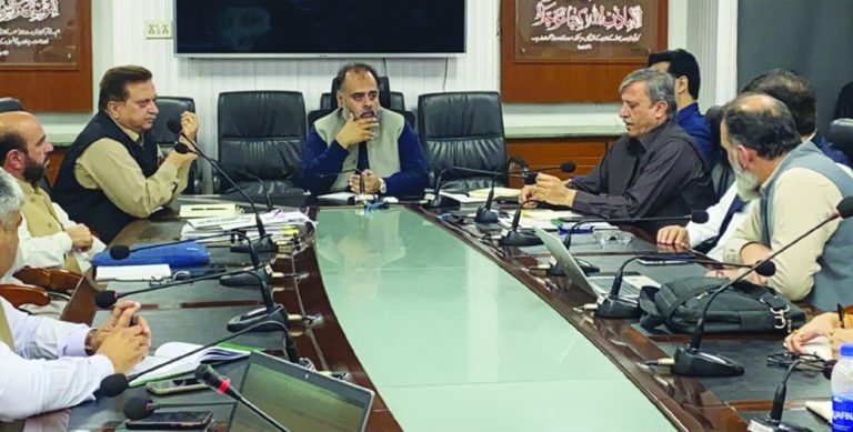 خیبر پختونخوا کے وزیر صحت سید قاسم علی شاہ کی سربراہی میں محکمہ صحت کا آپریشنل ریویو اجلاس