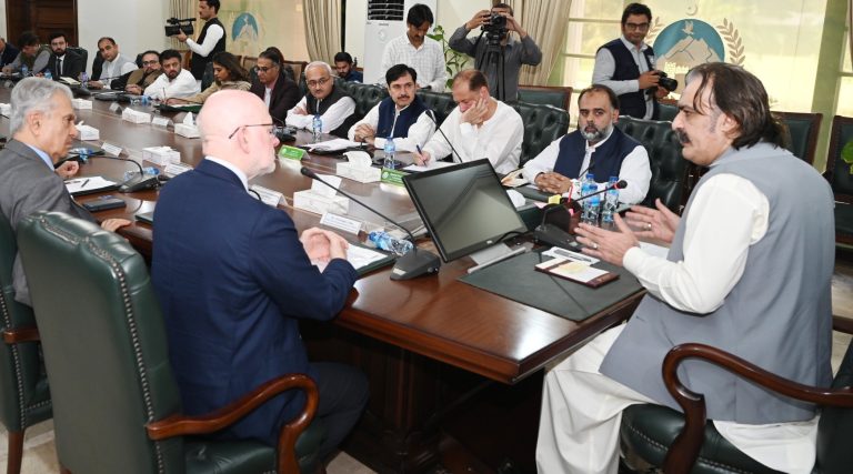 وزیر اعلیٰ خیبر پختونخوا کی رہنمائی میں پولیو اور سائیٹ بورڈ کے اعلی سطح وفد کی ملاقات۔