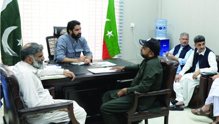 کوہاٹ کی لیبر کالونیوں میں غیر قانونی رہائش پذیرلوگوں کے خلاف قانونی کاروائی۔