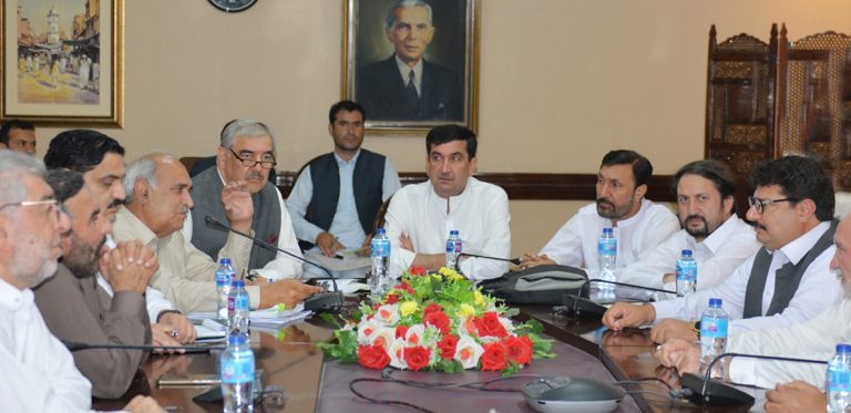 خیبر پختونخوا کے وزیر مواصلات و تعمیرات شکیل احمد نے کہا ہے کہ دیر موٹروے صوبے کی ترقی میں انتہائی اہمیت کا عامل منصوبہ ہے اس لیے یہ منصوبہ حکومت کی اولین ترجیحات میں شامل ہے