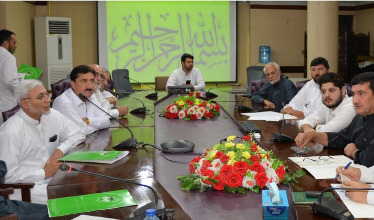 خیبر پختون خوا کے وزیر موصلات و تعمیرات شکیل احمد نے کہا ہے کہ محکمے کی کارکردگی کو مزید بہتر بنانے کے لیے کچھ ضروری اور اہم اصلاحات کر رہے ہیں جن سے عوامی منصوبوں کی بروقت تکمیل ہوگی اور ان کامعیار بہتر ہوگا جبکہ عوامی سکیموں کے لیے ٹنڈرز کے حصول کے لیے خاص شرائط لاگو ہوں گی