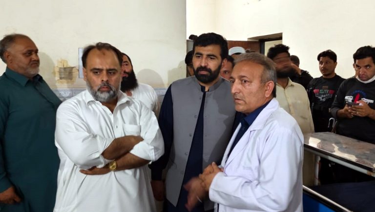 وزیر صحت سید قاسم علی کا بونیر ڈگر ہسپتال کا اچانک دورہ۔