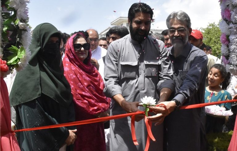 لیبر ڈیپارٹمنٹ کے ووکیشنل انسٹی ٹیوشنز میں آرٹیفیشل جیولری سیکھانے کے کورسز کو شامل کئے جائیں۔ فضل شکورخان