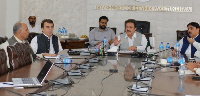 صوبائی وزیر  برائے بلدیات ارشد ایوب خان کی  زیر  صدارت ڈبلیو ایس ایس پی پشاور کے سالانہ مالی سال کا اجلاس ہوا۔  اجلاس میں ایم این اے ارباب شیر علی ، ایم این اے اصف خان ، سیکرٹری لوکل گورنمنٹ داؤد خان ، کمشنر پشاور ریاض مسعود اور دیگر افراد شامل تھے