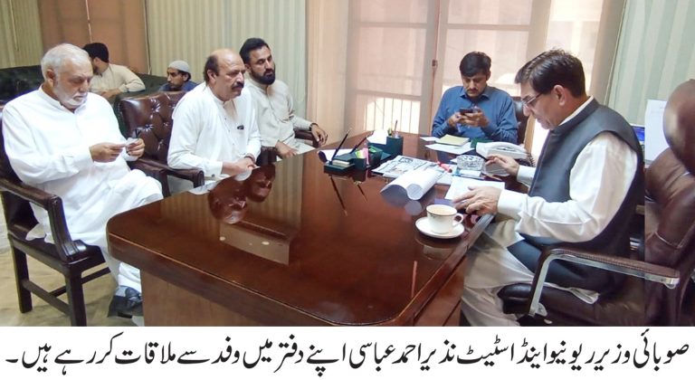 خیبر پختونخوا کے وزیر ریونیو اینڈ اسٹیٹ نزیر احمد عباسی نے کہا ہے کہ عوامی مسائل  ترجیحی بنیادوں پر حل کیے جائیں گے۔