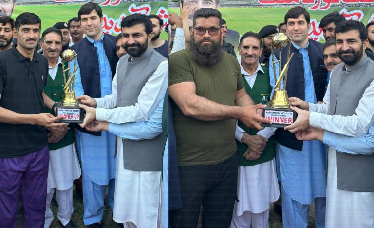صوبے میں ہر کھیل کے کھلاڑیوں کی حوصلہ افزائی کررہے ہیں  کھیلوں کے لیے سہولیات سے لیس انفراسٹرکچر پر توجہ دے رہے ہیں۔مشیر کھیل