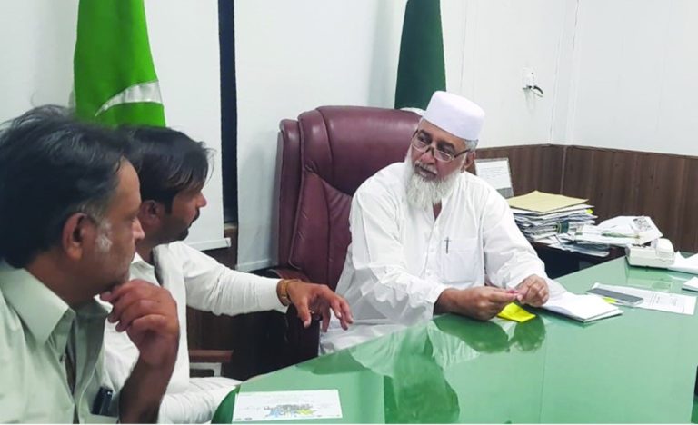 خیبر پختونخوا کے وزیر زراعت میجر ریٹائرڈ سجاد بارکوال نے کہا ہے کہ وزیر اعلیٰ خیبر پختونخوا کی ہدایت کے مطابق چاول کی کاشت اور ان کی پیداوار بڑہانے کے لئے زمینداروں کو ہر قسم کی سہولت فراہم کی جائے گی