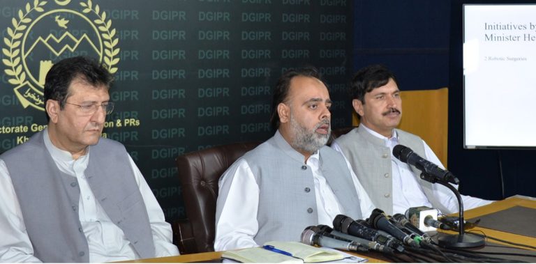 وزیر صحت خیبرپختونخوا قاسم علی شاہ کی ترقیاتی سکیموں اور دیگر اقدامات بارے پریس کانفرنس