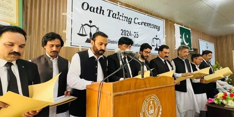 صوبائی وزیر قانون کا کوہاٹ بارایسوسی ایشن کی تقریب حلف برداری میں بطور مہمان خصوصی شرکت