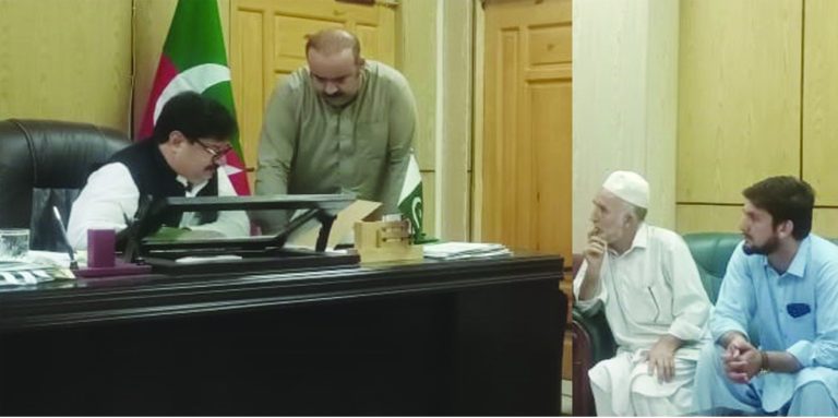 پاکستان تحریک انصاف کے سینیئر رہنما اور وزیرِ اعلیٰ خیبر پختونخوا کے معاون خصوصی برائے پاپولیشن ویلفیئر ملک لیاقت علی خان نے کہا ہے