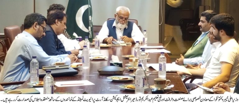 وزیر اعلیٰ خیبر پختونخوا کے معاون خصوصی برائے صنعت وحرفت اور فنی تعلیم عبدالکریم تورڈھیر نے کہا ہے