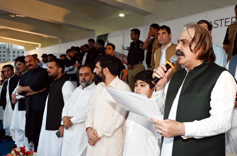 وزیر اعلیٰ خیبر پختونخوا کی جانب ارشد ندیم کے لیے 50 لاکھ روپے انعام کا اعلان۔