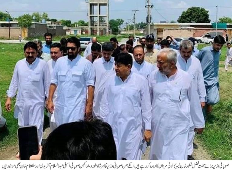 خیبر پختونخوا کے وزیر برائے محنت فضل شکور خان نے کہا ہے کہ پی ٹی آئی حکومت میں تمام فیصلے میرٹ اور شفافیت کی بنیاد پر