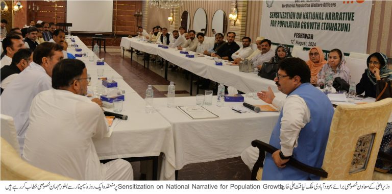 وزیر اعلیٰ خیبر پختونخواکے معاون خصوصی برائے بہبود آبادی اور پاکستان تحریک انصاف کے سینیئر رہنما ملک لیاقت علی خان نے کہا