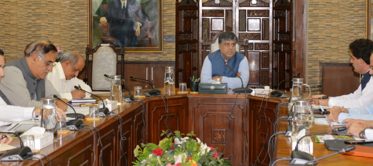 چیف سیکرٹری خیبرپختونخوا کی چترال اور کمراٹ کی وادیوں میں سڑکوں کی جلد بحالی کی ہدایت