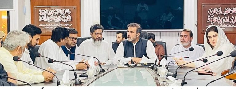 مشیر صحت احتشام علی کو صحت کارڈ سے متعلق بریفنگ