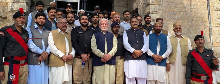 وزیرِ اعلیٰ خیبر پختونخوا کے معاون خصوصی برائے جیلخانہ جات ہمایون خان نے کہا ہے کہ