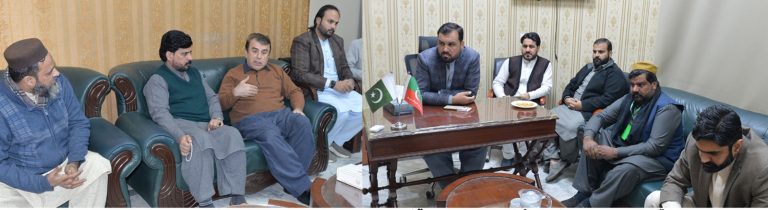 خیبر پختونخوا کے وزیر برائے اعلیٰ تعلیم میناخان آفریدی کی زیرصدارت گھنٹہ گھر بازار سے مچھلی کی کاروبار کو